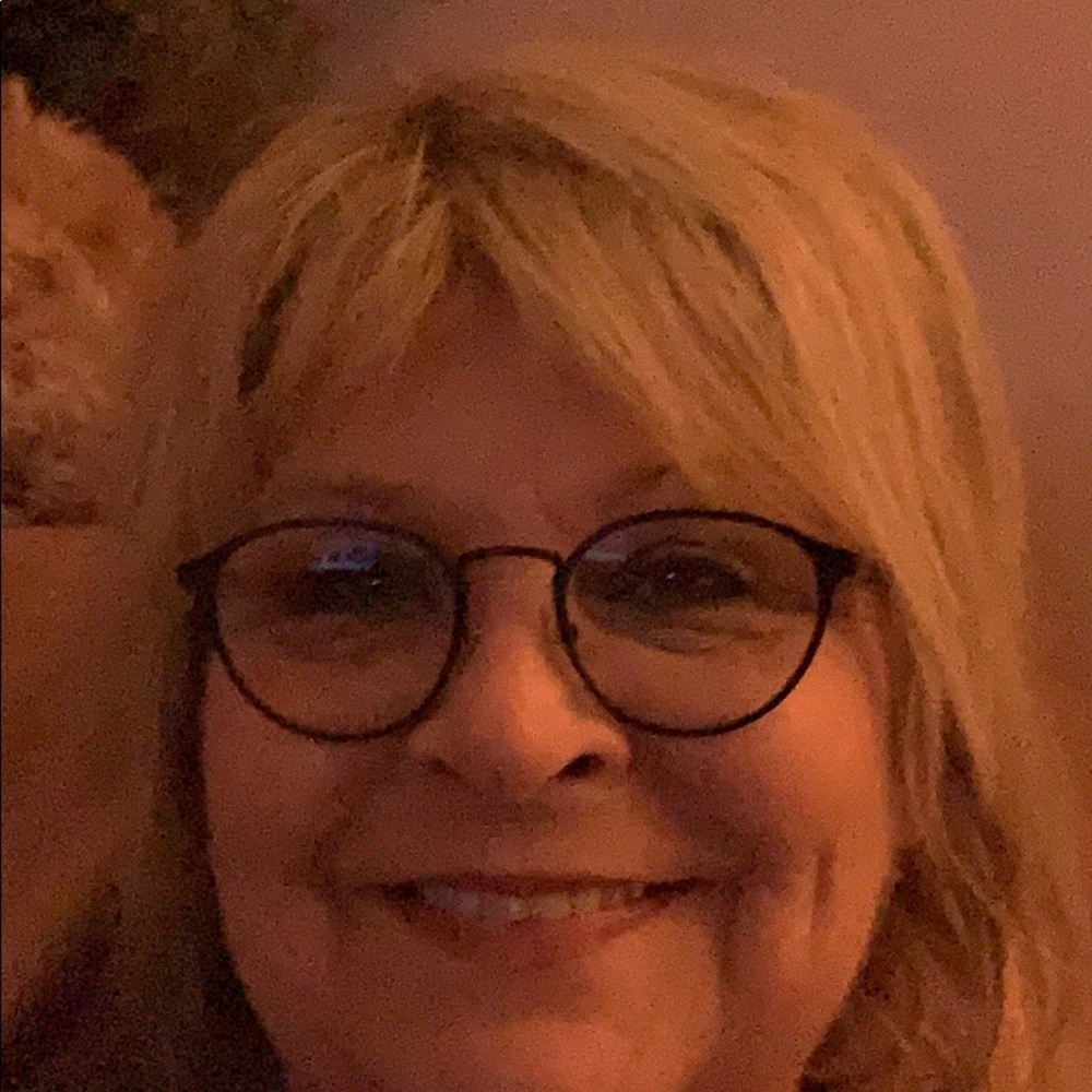 Meet your Posher, Carolyn